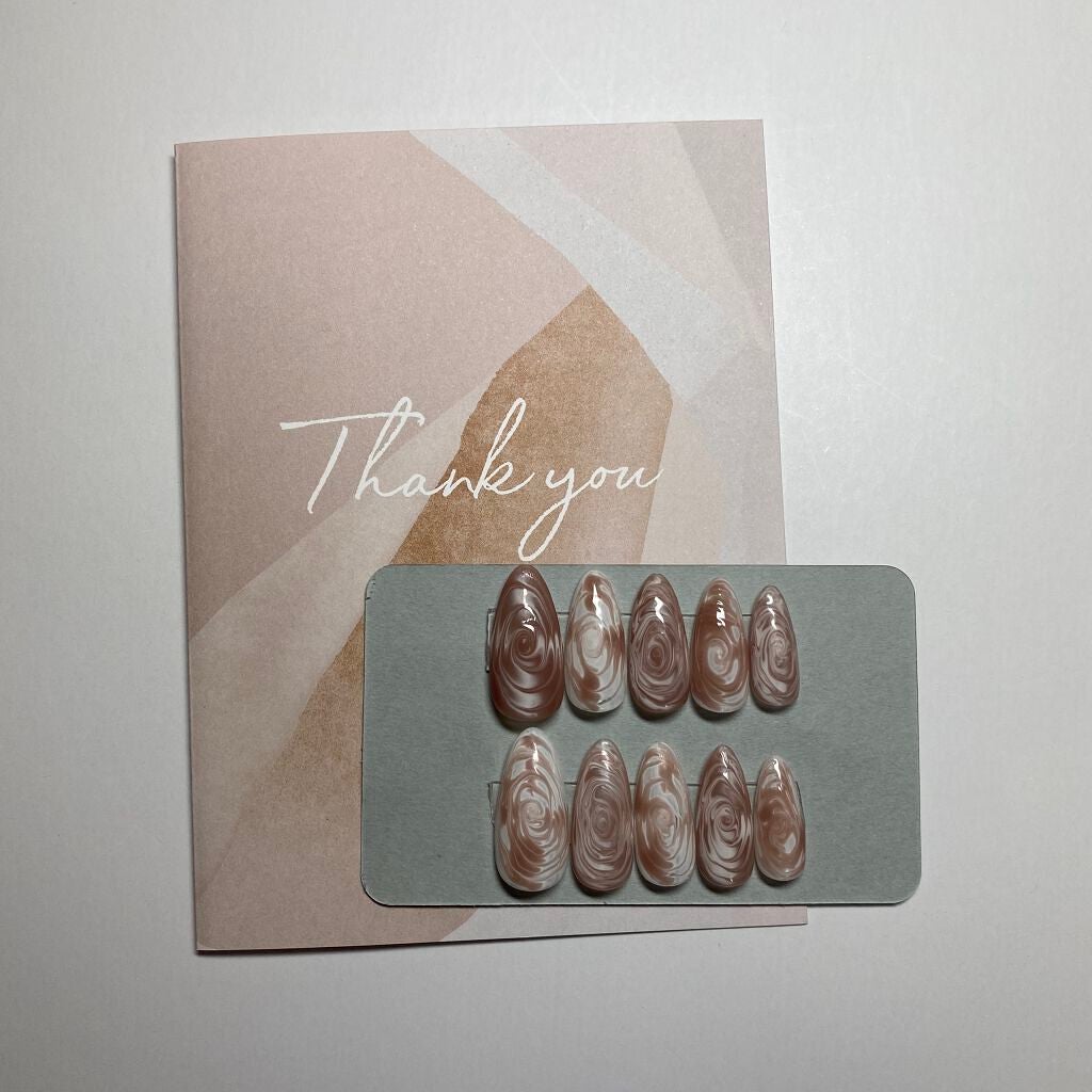 チャマ on LIPS 「【nailチップ】シンプルかつオシャレにネイルチップで可愛く..」(1枚目)