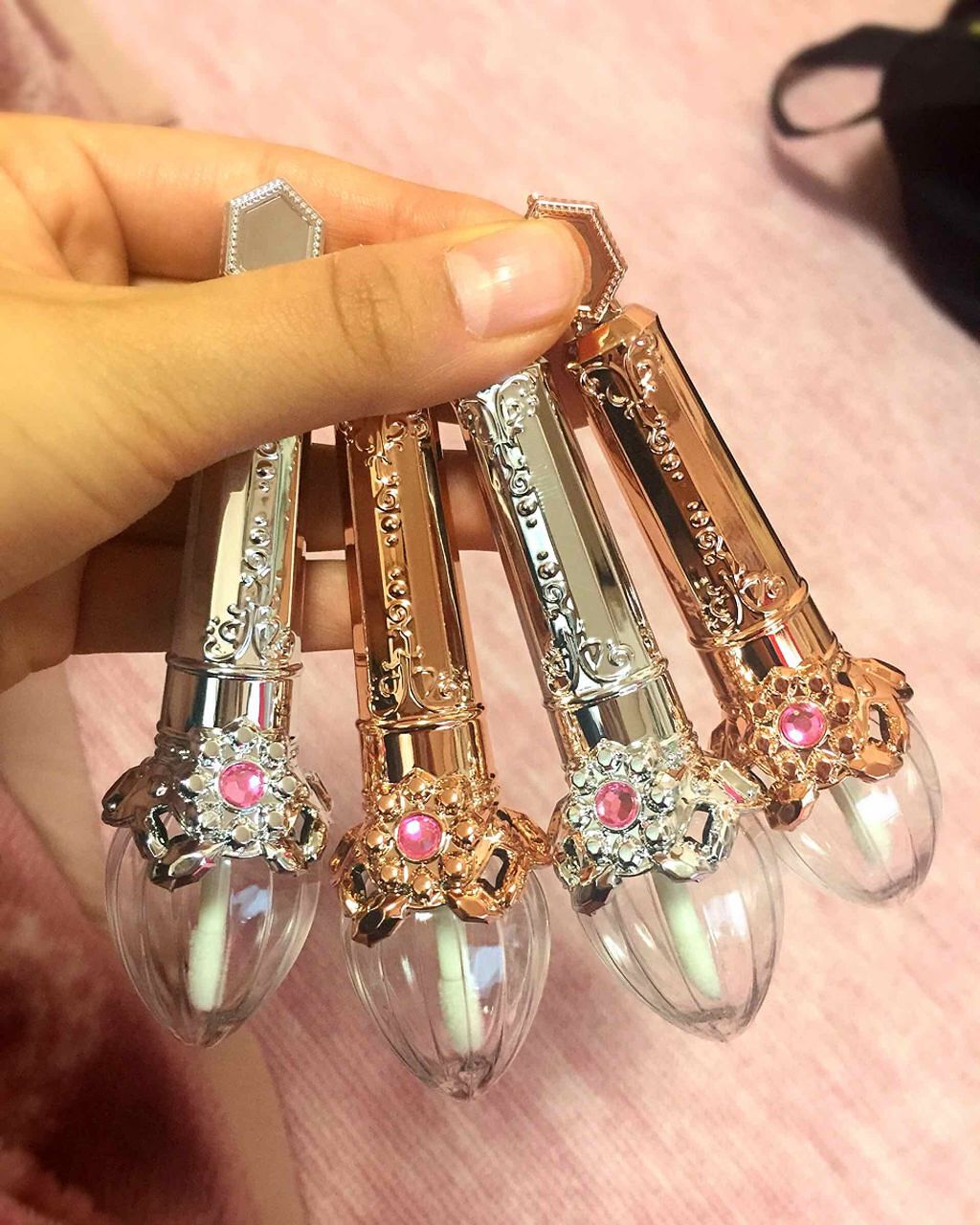 フォーエヴァージューシー オイルルージュ/JILL STUART/口紅を使ったクチコミ(4枚目)