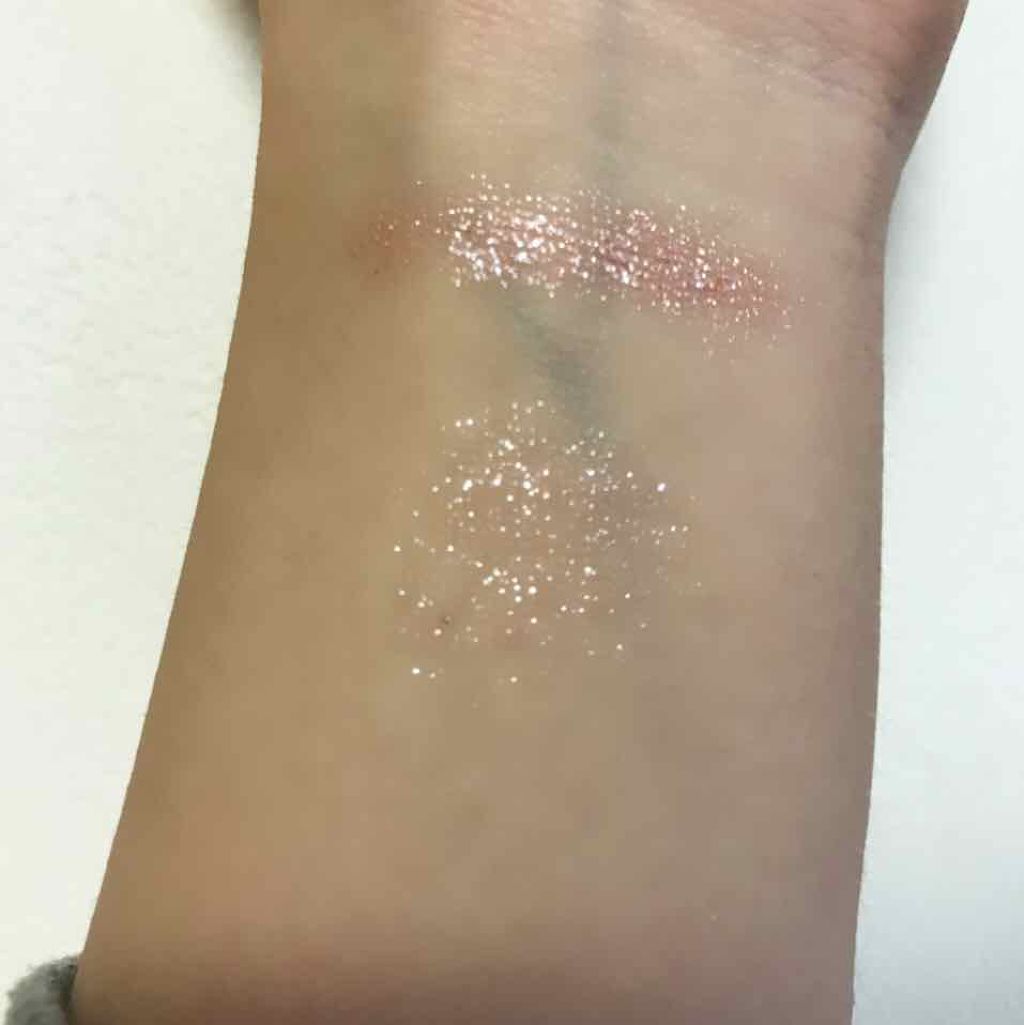 セルフィーフィックスピグメント 05 マイロマンス/Witch's Pouch/単色アイシャドウを使ったクチコミ（2枚目）