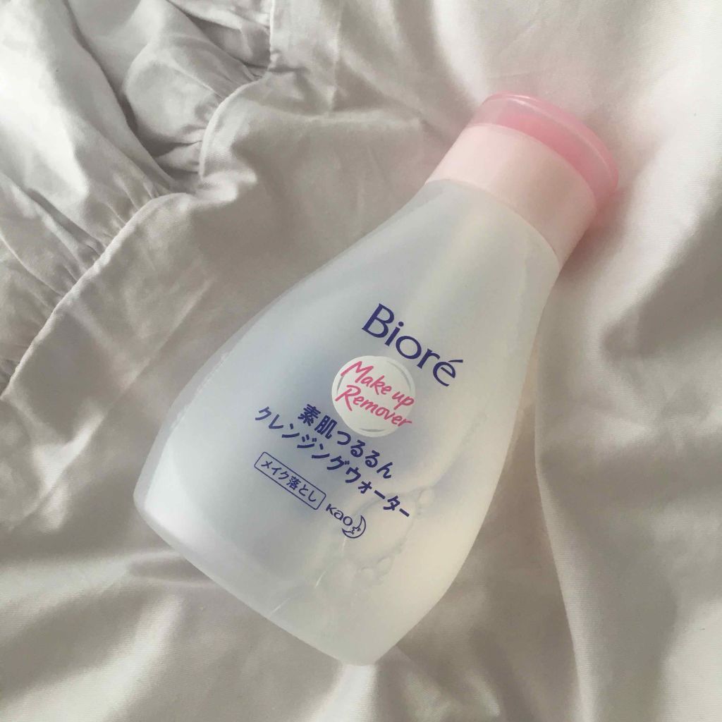 わたしは帰宅したらまず拭き取りクレンジング
で化粧を落として後ほどお風呂に入るという
生活をしています。

最近購入したのがこちらのビオレの
クレンジングウォーター。

メイクはしっかり落とせるし
無香料無着色で気に入っています。

ポンプ