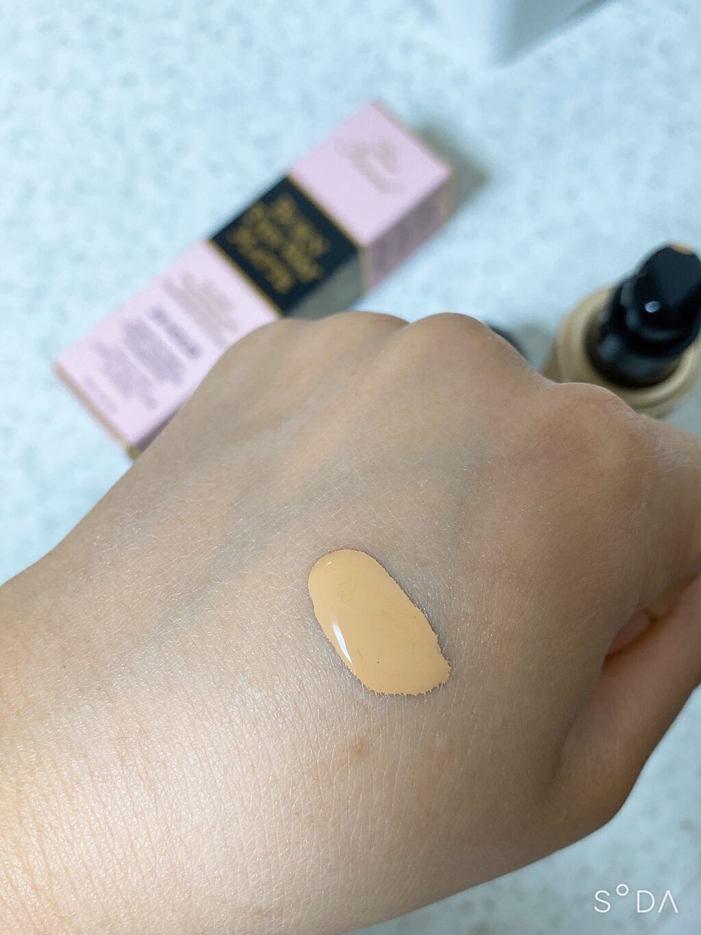 ボーン ディス ウェイ アンディテクタブル 24H マット ファンデーション/Too Faced/リキッドファンデーションを使ったクチコミ（2枚目）