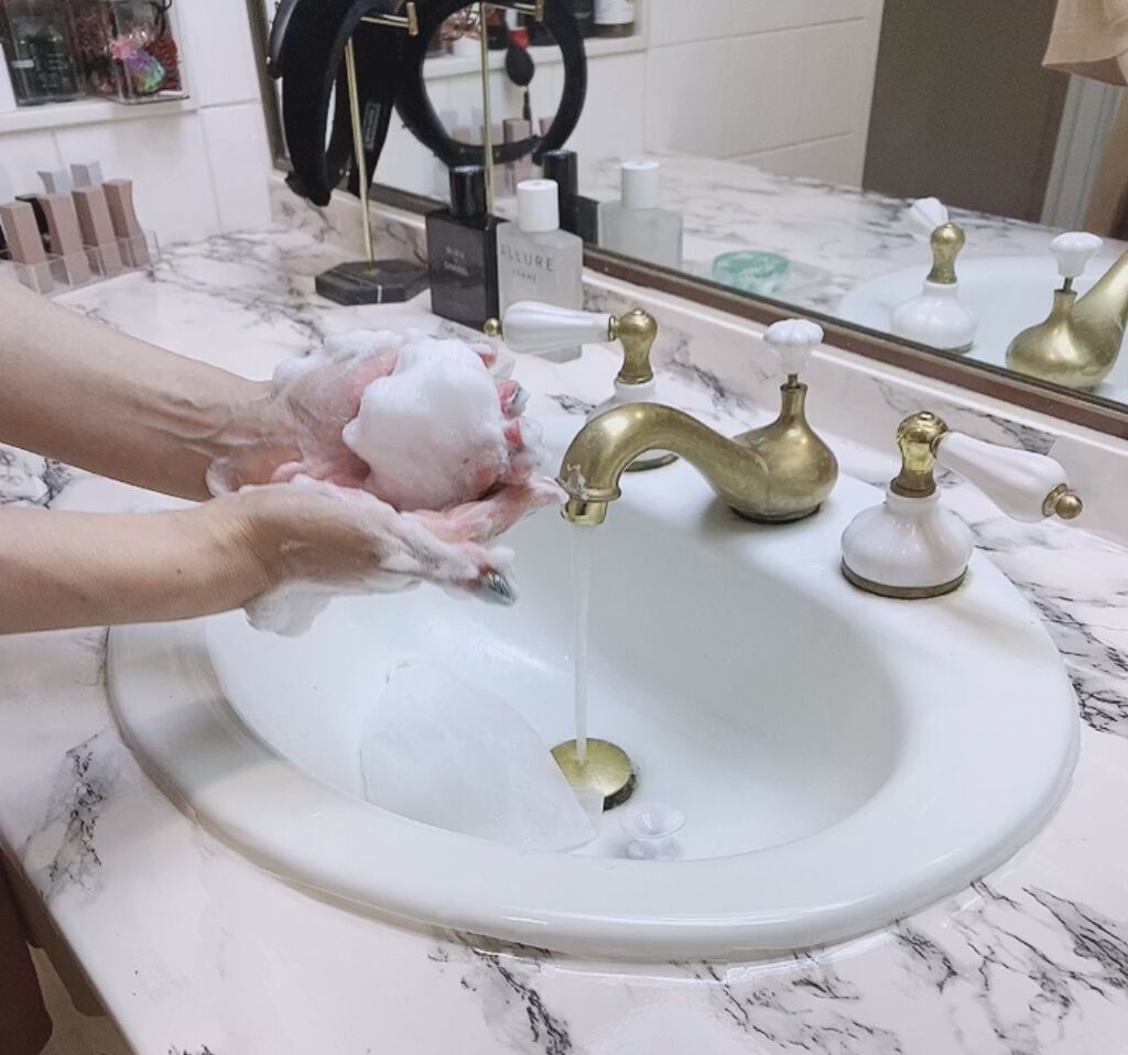 クレンジングリサーチ ソープ ピール&クリアのクチコミ「[夏メンテナンスに🍎爽快🧼ピールオフ]

封を開けたそばから…🍎🍎🍎の香りがすごい！
と評判💯.....」（1枚目）