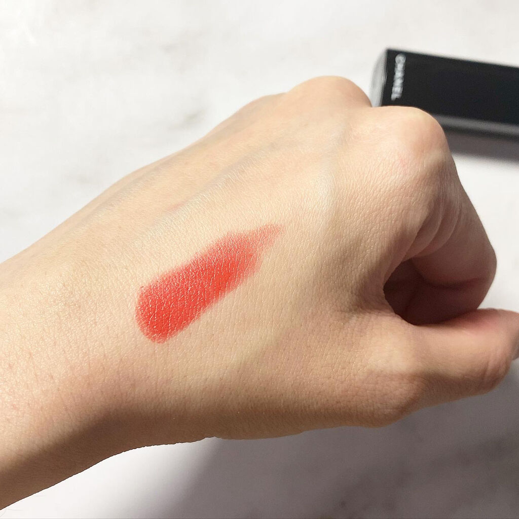 ルージュ アリュール ヴェルヴェット ル リオン ドゥ シャネル 247 ルージュ アンピュルシフ/CHANEL/口紅を使ったクチコミ（2枚目）