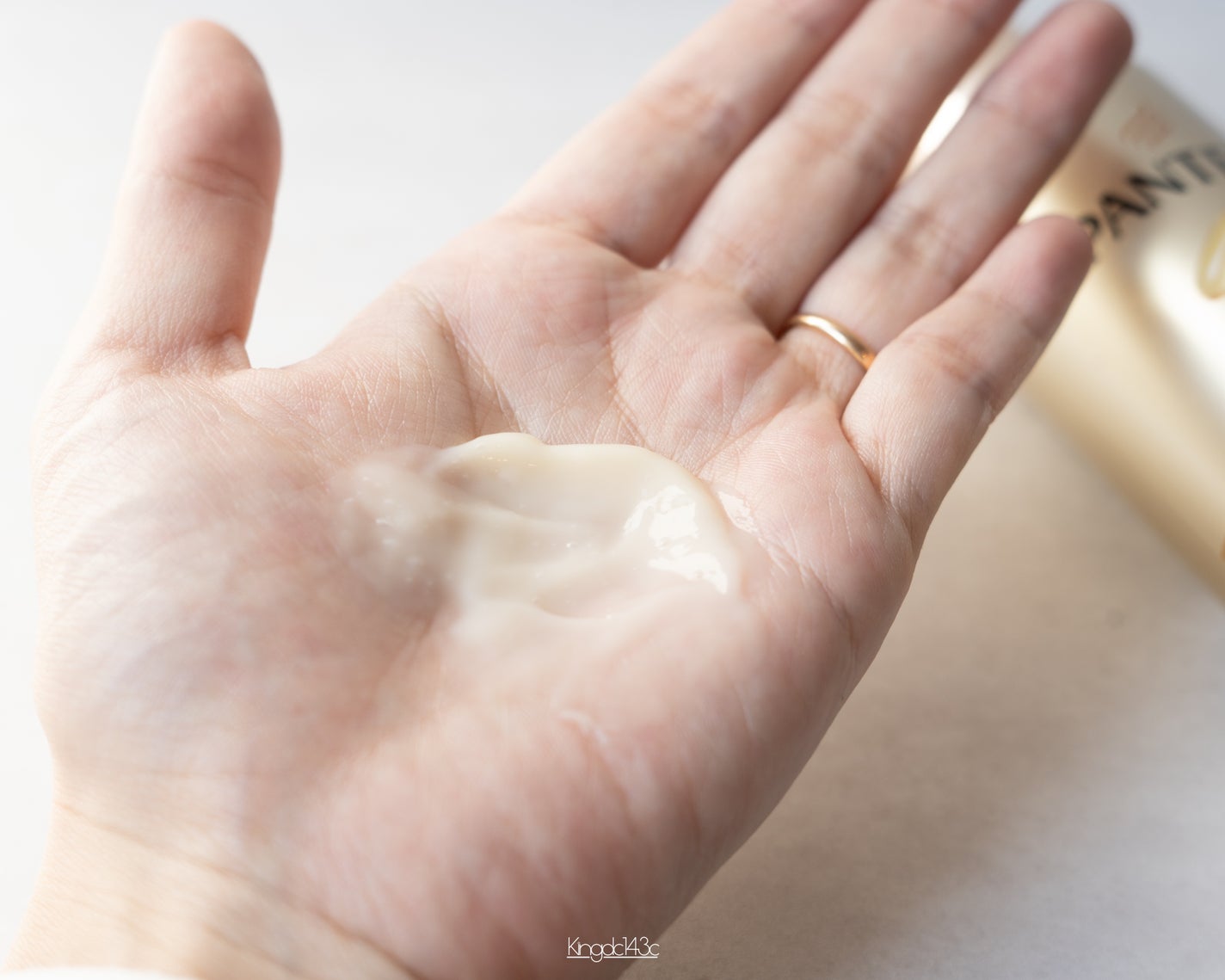 エクストラダメージリペア インテンシブ ヴィタミルク 洗い流さないトリートメント/パンテーン/アウトバストリートメントを使ったクチコミ(4枚目)