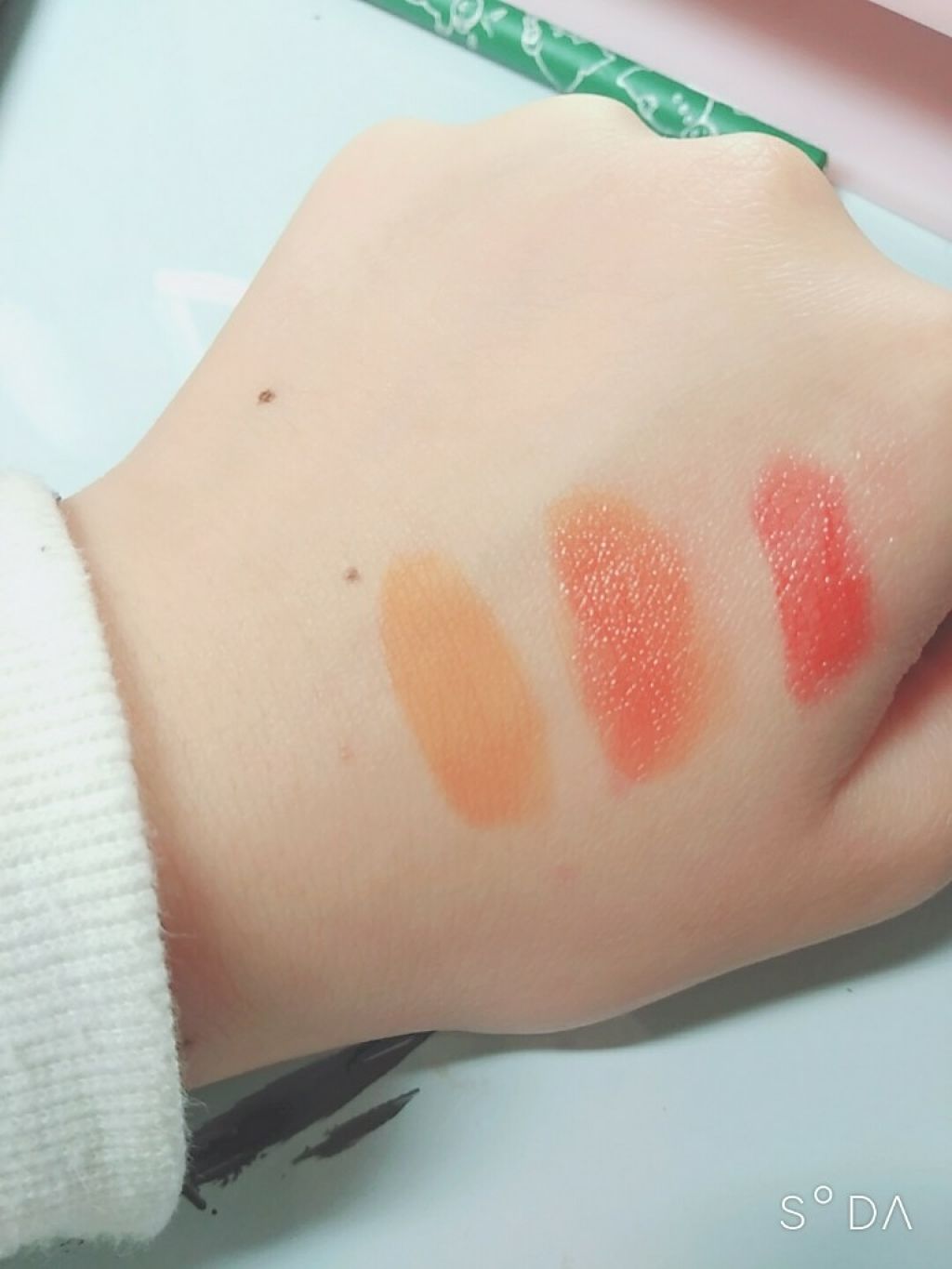 ラスティンググロスリップ/CEZANNE/口紅を使ったクチコミ（3枚目）