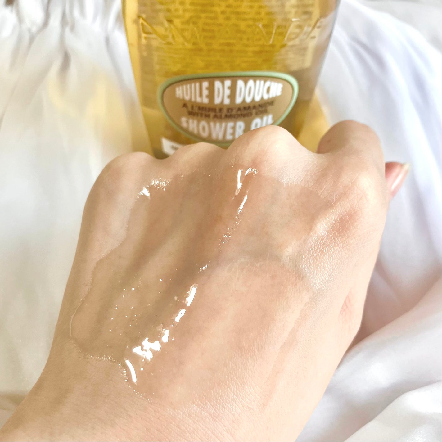 アーモンド モイスチャライジングシャワーオイル/L'OCCITANE/ボディソープを使ったクチコミ(4枚目)