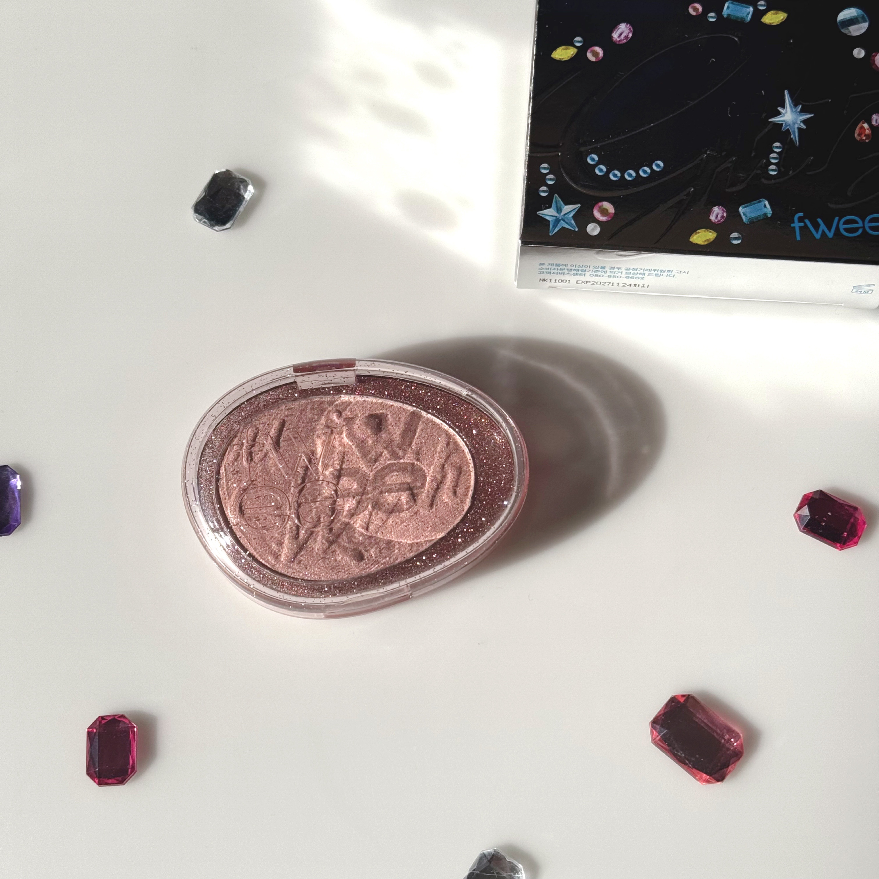 フィー グリッツストーンハイライター/fwee/パウダーハイライトを使ったクチコミ（3枚目）