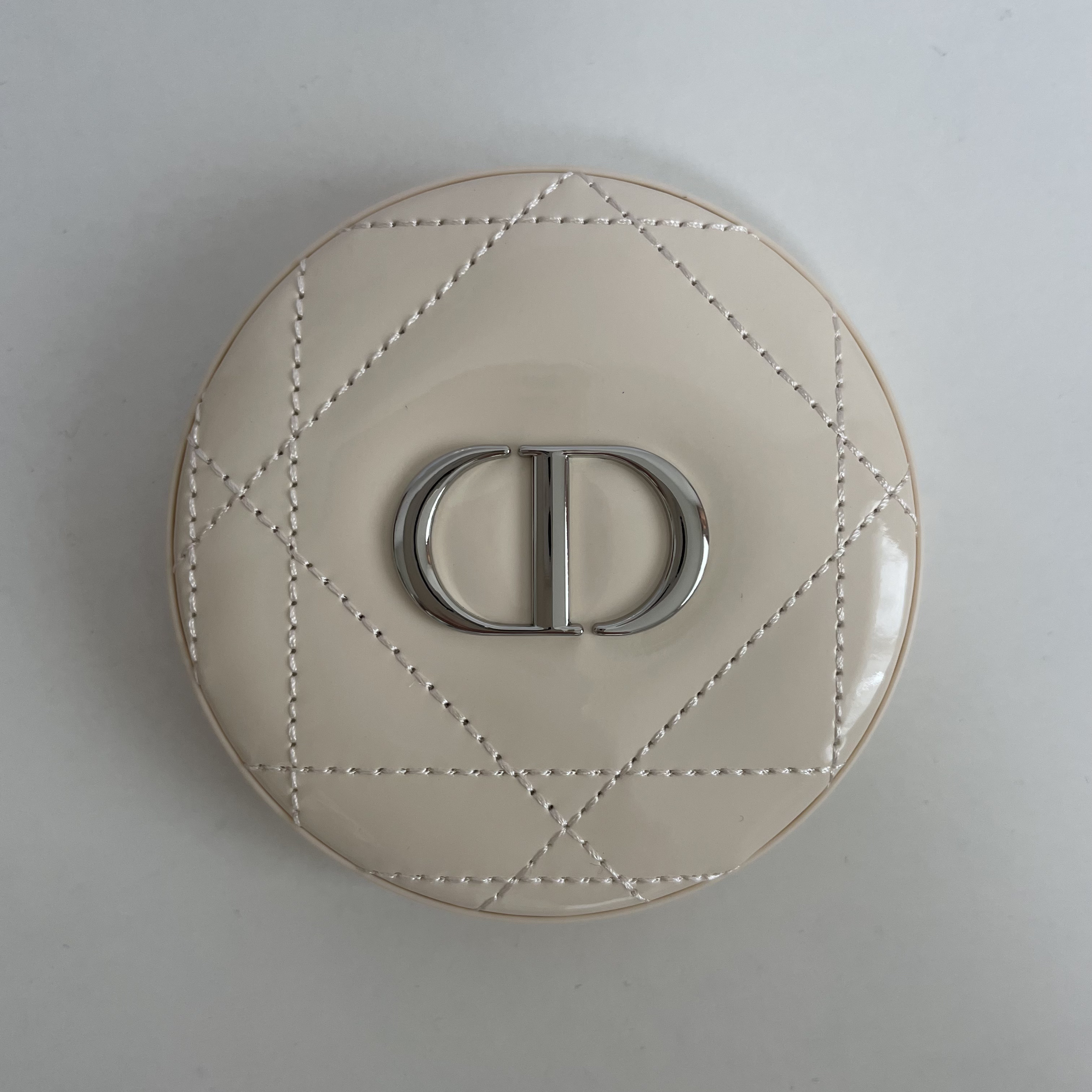 ディオールスキン フォーエヴァー クチュール ルミナイザー/Dior/プレストパウダーを使ったクチコミ（2枚目）