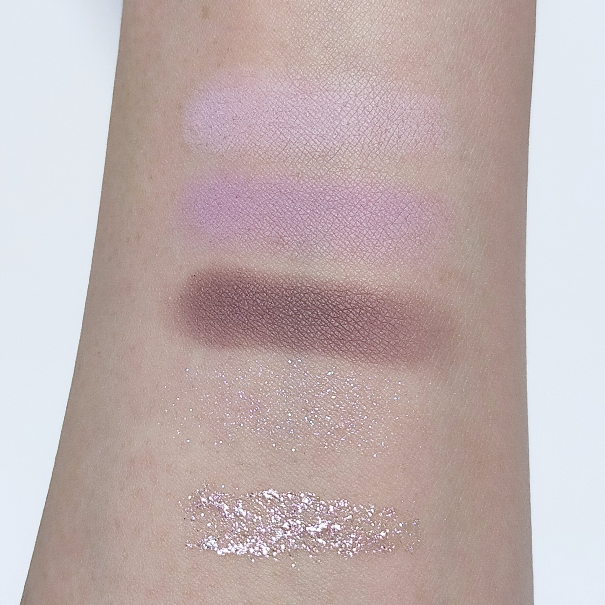 スターリットジュエルリキッドグリッター 08 ラブ フレーク/dasique/グリッターを使ったクチコミ（2枚目）