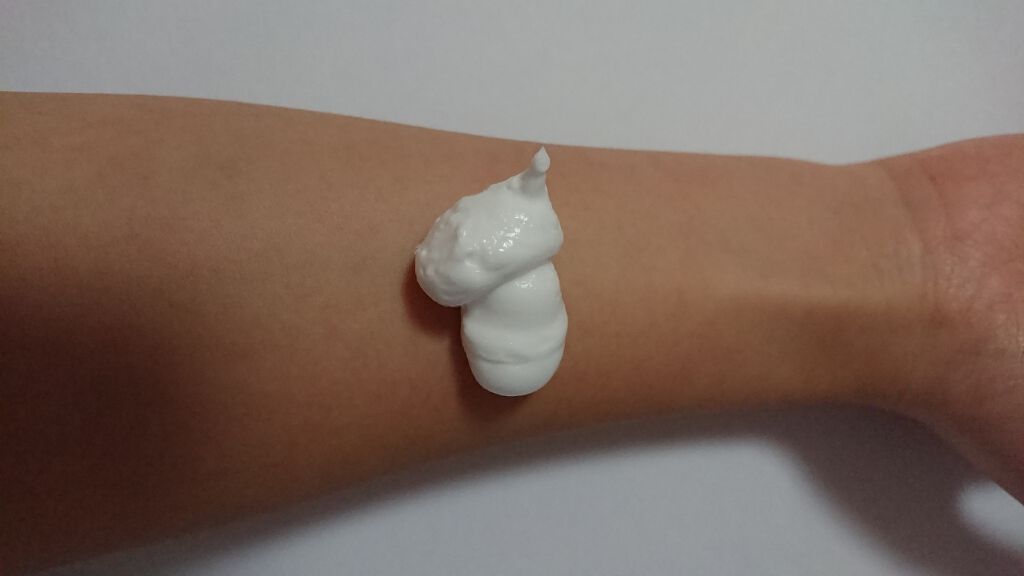 ニベアマシュマロボディームース シルキーフラワーの香り/ニベア/ボディミルクを使ったクチコミ（2枚目）