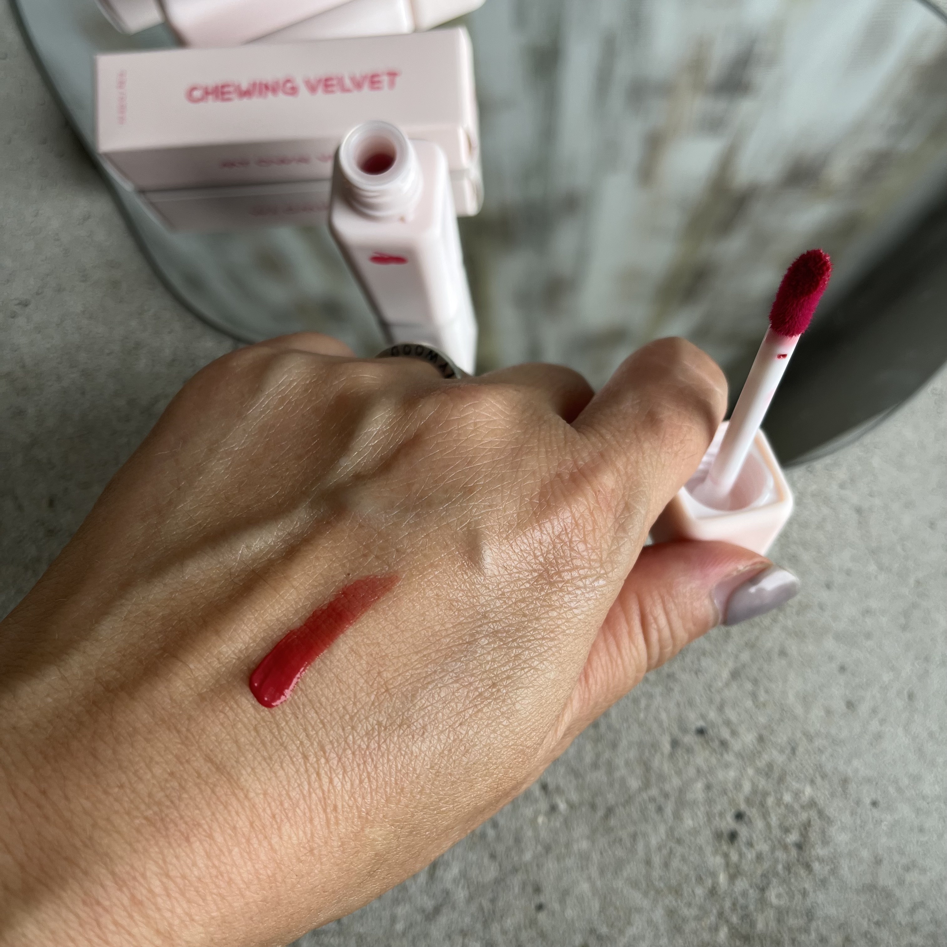 チューインガムベルベットティント/KIRSH(キルシー)/リップティントを使ったクチコミ（2枚目）