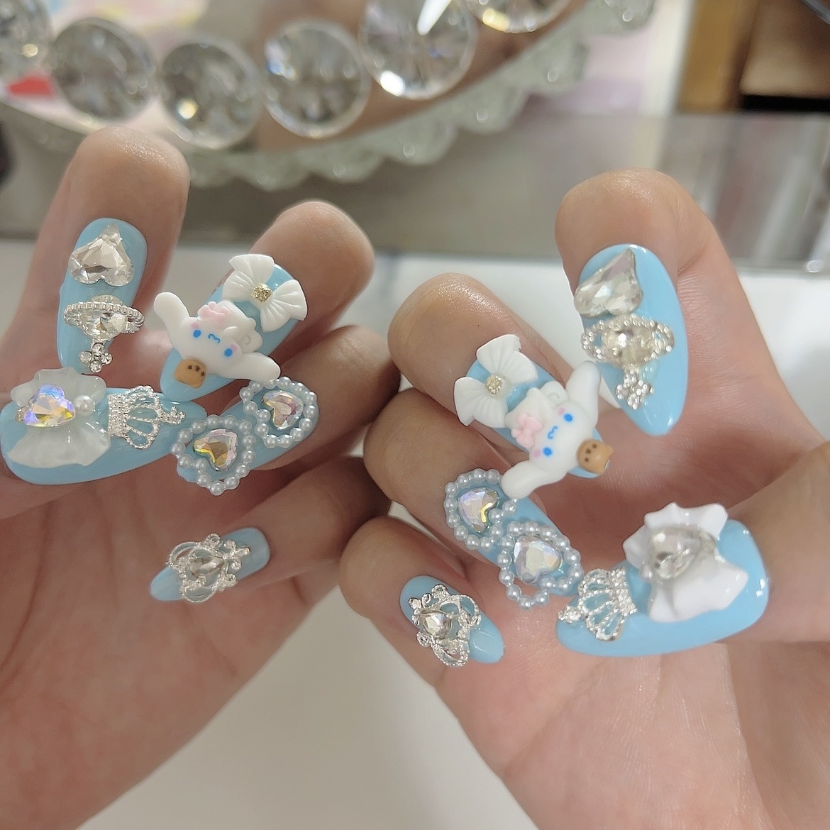 シナモロールのネイルチップ💅🩵

#甘めデイリーネイル 
#ネイルチップ
#シナモロール
#サンリオ
