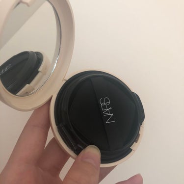 ピュアラディアントプロテクション アクアティックグロー クッションファンデーション SPF50+／PA+++ 00508/NARS/クッションファンデーションを使ったクチコミ（2枚目）