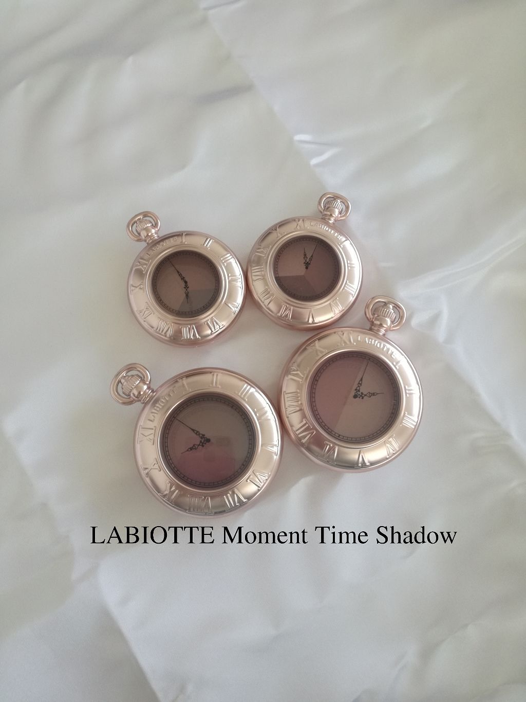 モメンティーク タイムシャドウ/LABIOTTE/アイシャドウパレットを使ったクチコミ（1枚目）
