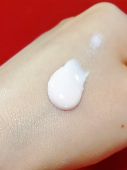 スキン PFCT UV フルイド/GIVENCHY/日焼け止めミルクを使ったクチコミ(2枚目)