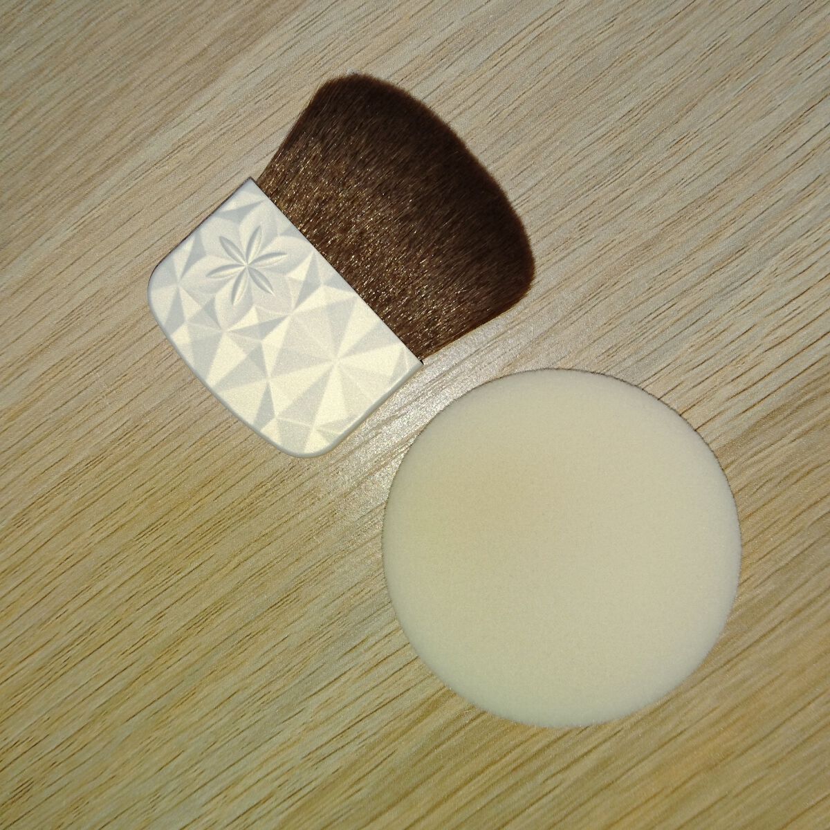 ＡＱ　オーラ リフレクター/DECORTÉ/プレストパウダーを使ったクチコミ（3枚目）