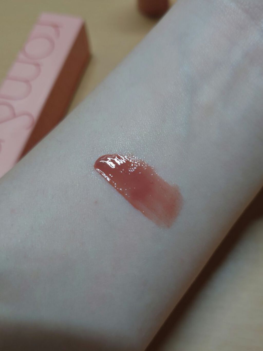 ジューシーラスティングティント/rom&nd/リップティントを使ったクチコミ（2枚目）