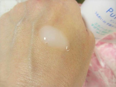 うるおいin手肌すっきり洗浄乳液/Pure-ria/ハンドクリームを使ったクチコミ（2枚目）