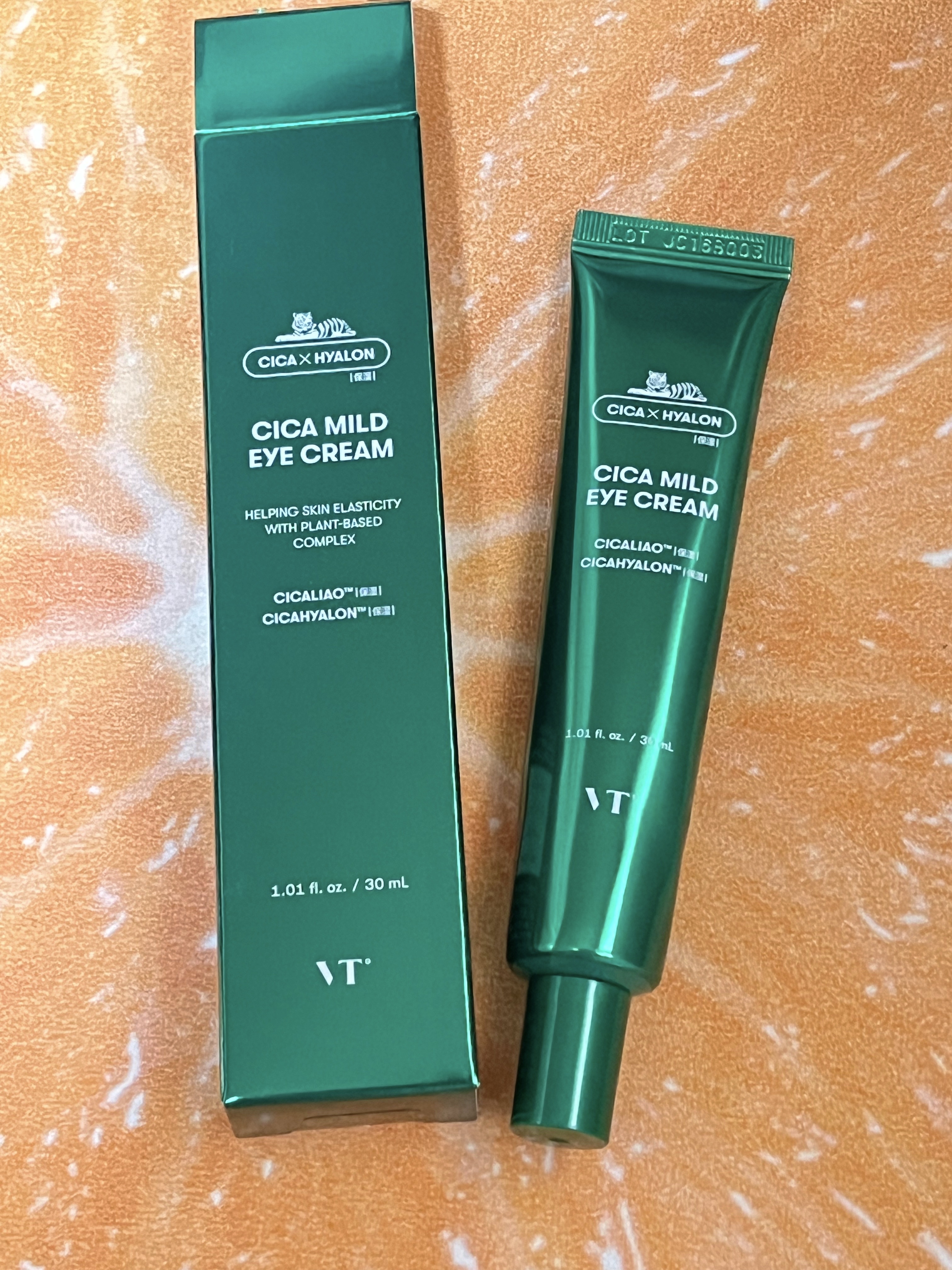 VT CICA マイルドアイクリームのクチコミ「 ＼目元の保湿に／

VT
CICA マイルドアイクリーム

CICAといえばVTのイメージが.....」（1枚目）