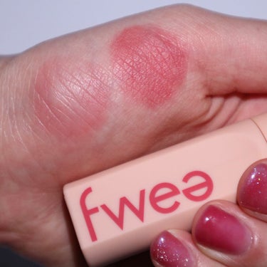 fwee フィーティントスエードのクチコミ「今日はFweeのリップを紹介します💄❤️

┈┈┈┈┈┈┈┈┈┈┈┈┈┈┈┈

𝘍𝘸𝘦𝘦
𝘛𝘐.....」（2枚目）