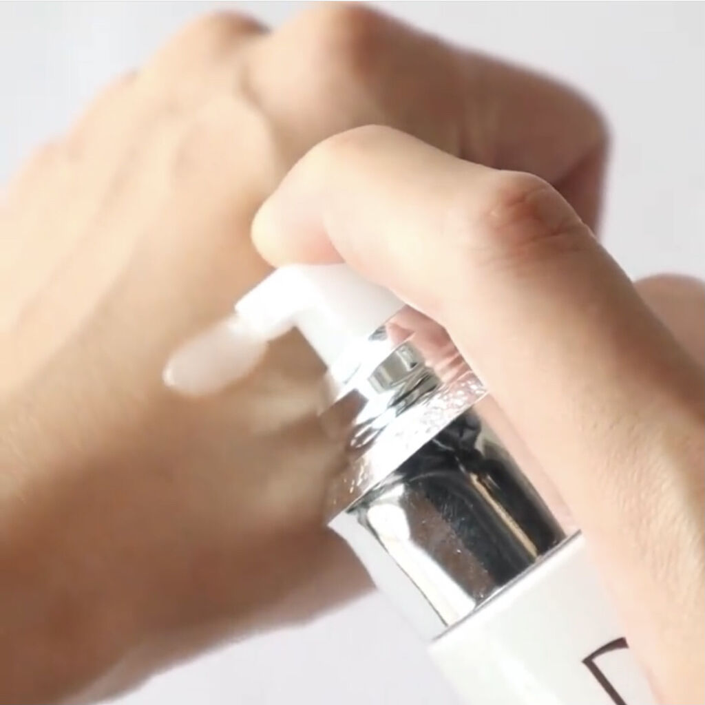 DEW ブライトニングローション しっとりのクチコミ「くすみをとばしてくれる美白化粧水です。

夏に愛用し始めて、とてもよかったのでご紹介させていた.....」（3枚目）