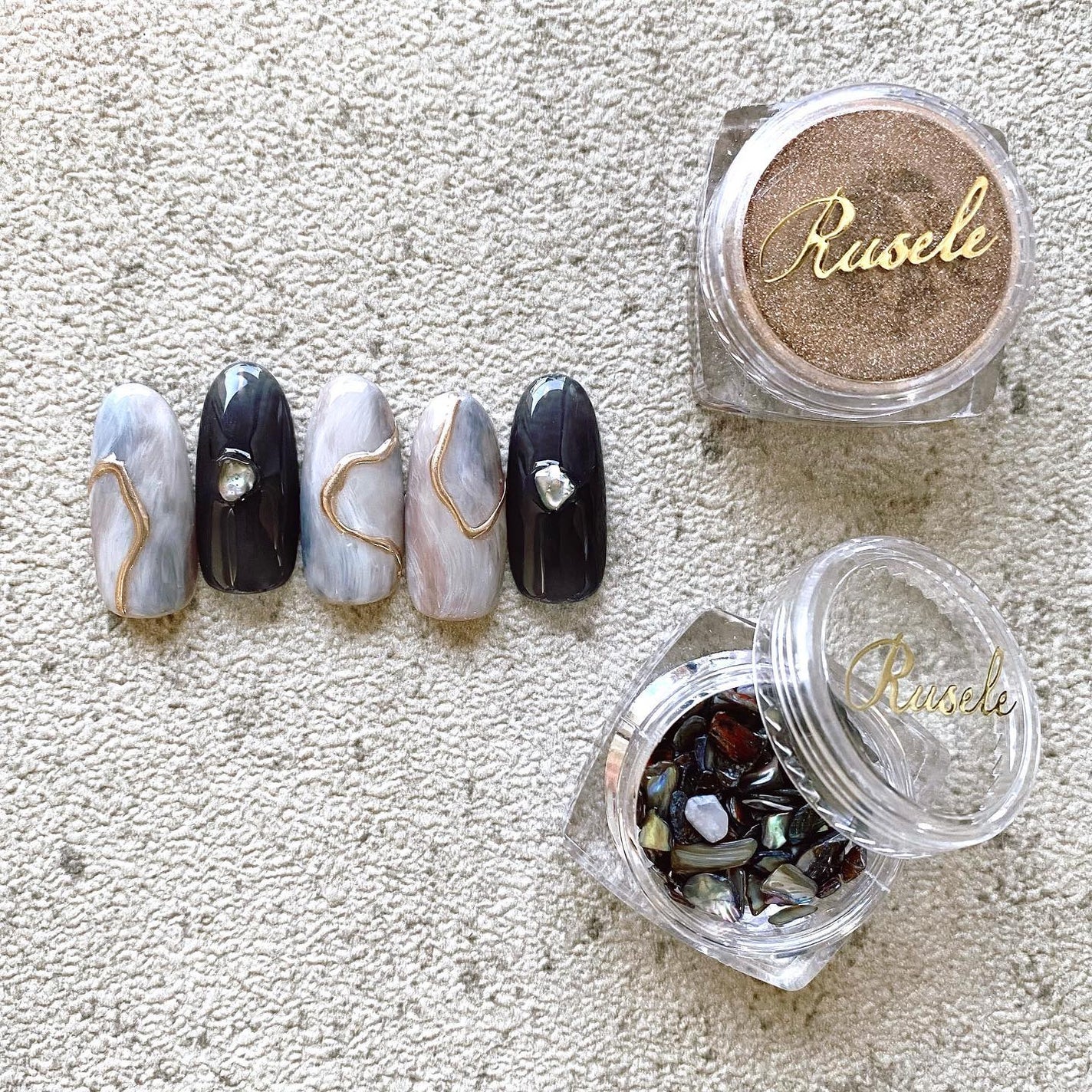 naomi on LIPS 「やっぱり、ブリックのミラーパウダーも可愛ぇ〰︎❤︎︎ジュエ..」(2枚目)