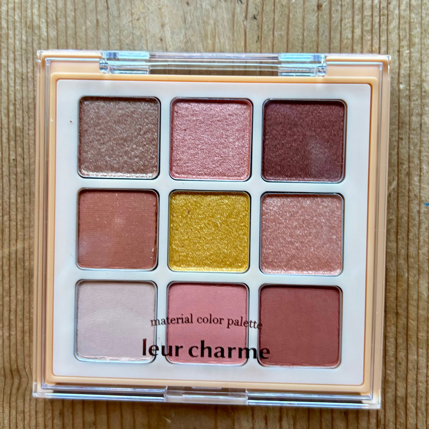 マテリアルカラーパレット/leur charme/アイシャドウパレットを使ったクチコミ(1枚目)