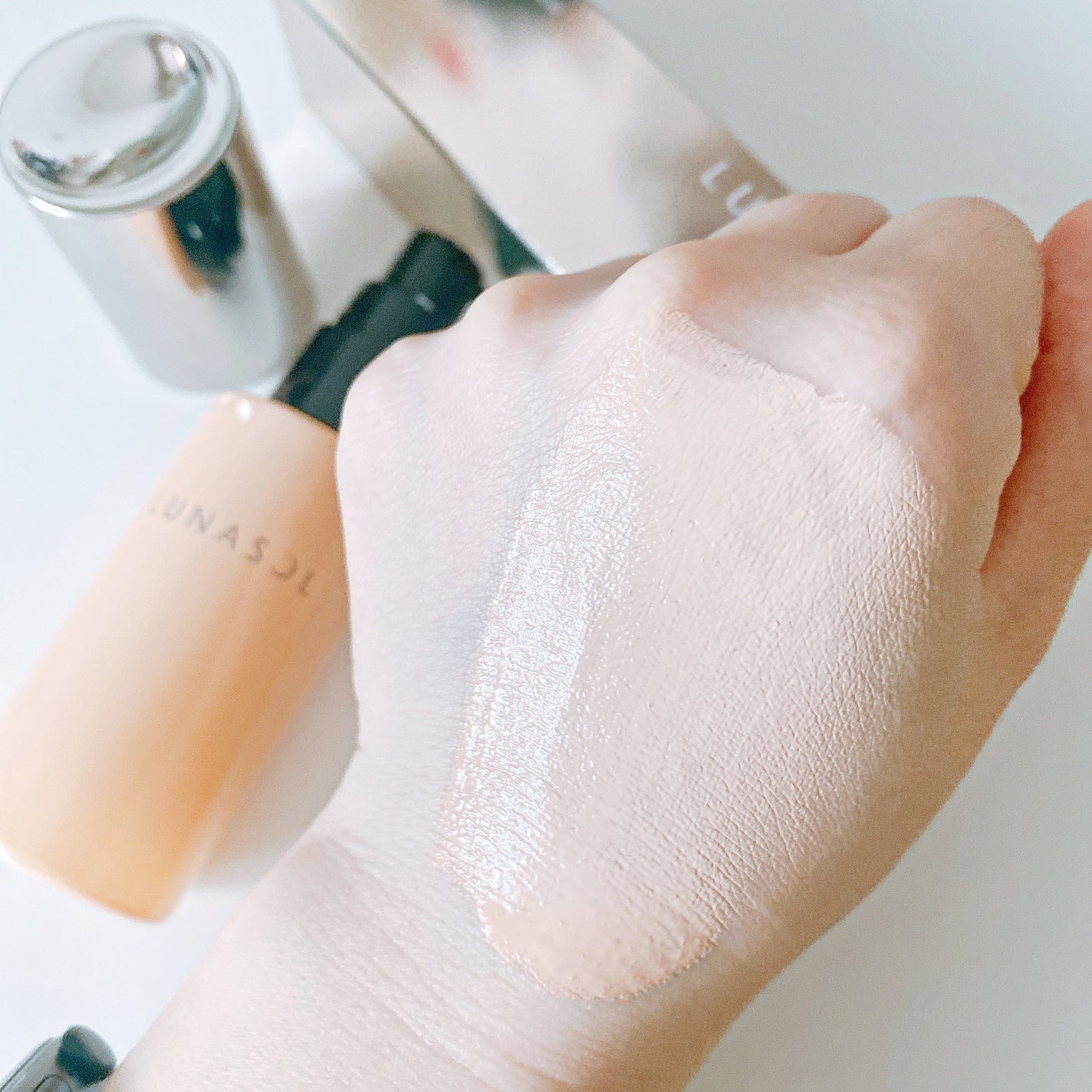 クラリティフロウリクイド/LUNASOL/リキッドファンデーションを使ったクチコミ(3枚目)