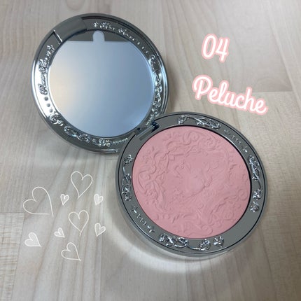 フラワーノーズ スワンバレエシリーズ ブラッシュコンパクト 02 ロマンチシズム/FlowerKnows/パウダーチークを使ったクチコミ(3枚目)