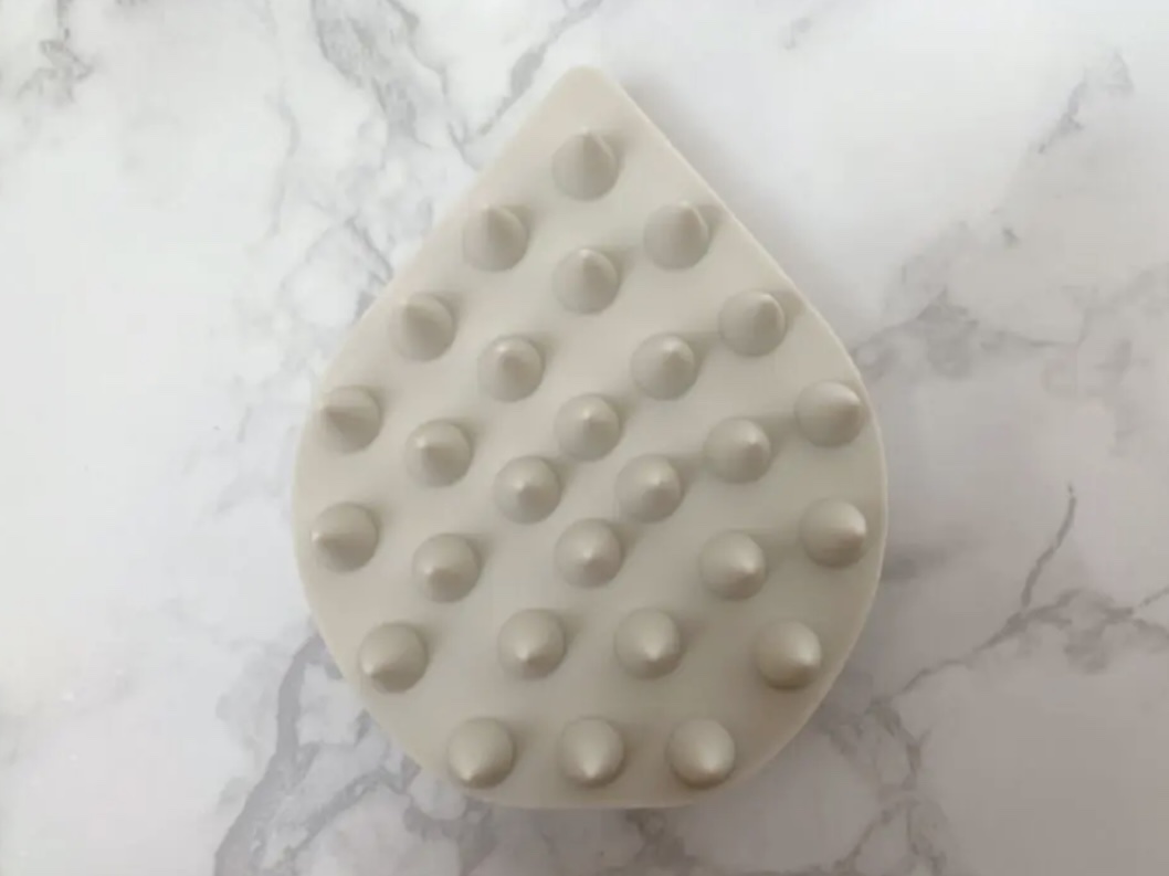 リラクシングマッサージブラシ/エトヴォス/スカルプブラシを使ったクチコミ（2枚目）