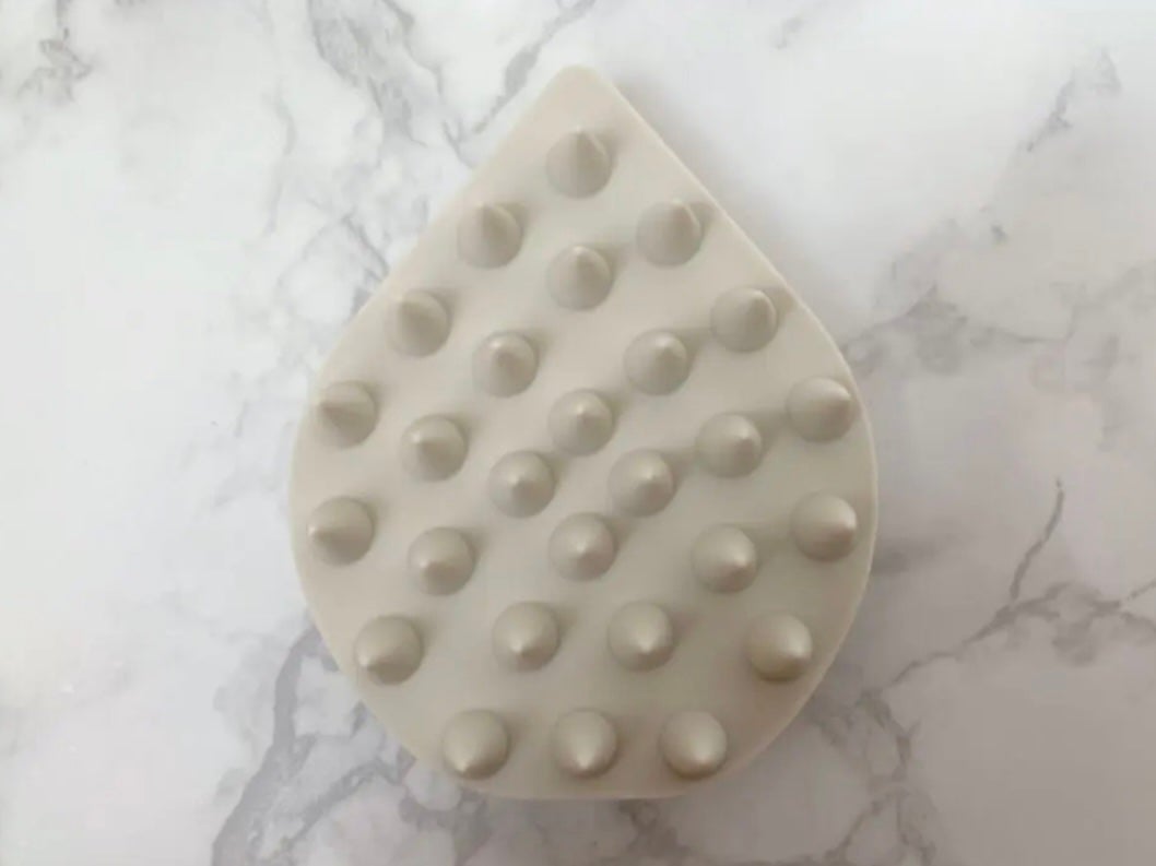 リラクシングマッサージブラシ/エトヴォス/スカルプブラシを使ったクチコミ(2枚目)