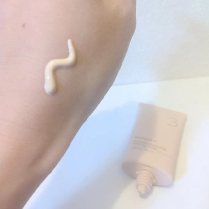 numbuzin 3番 ノーファンデ陶器肌トーンアップクリームのクチコミ「🤍 ナンバーズイン
3番 ノーファンデ陶器肌トーンアップクリーム
メイクアップ効果で
自然な.....」(2枚目)