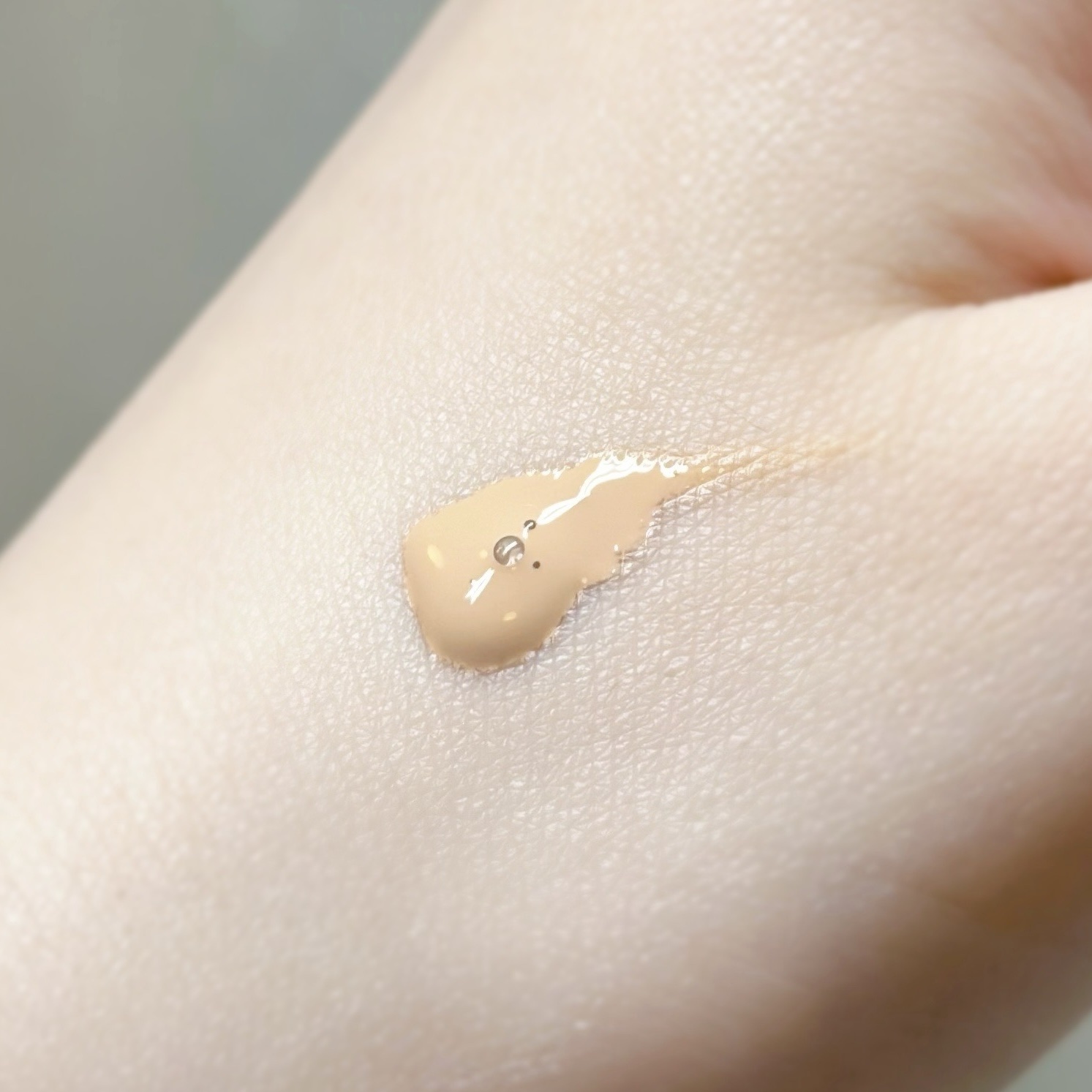 インウイ リキッドファンデーション 01/INOUI/リキッドファンデーションを使ったクチコミ（3枚目）