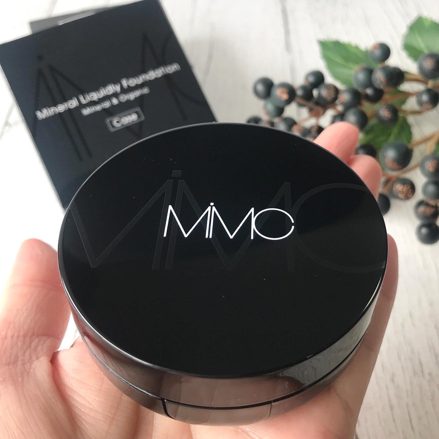 ミネラルリキッドリー ファンデーション SPF22 PA++/MiMC/リキッドファンデーションを使ったクチコミ(2枚目)