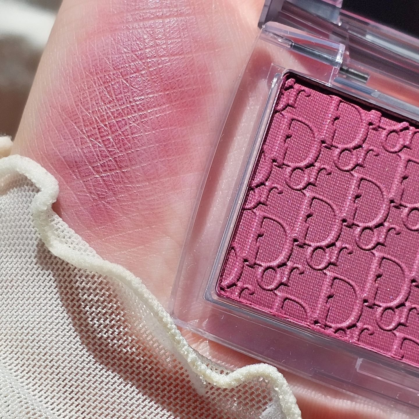 ロージー グロウ 006 ベリー/Dior/パウダーチークを使ったクチコミ（3枚目）