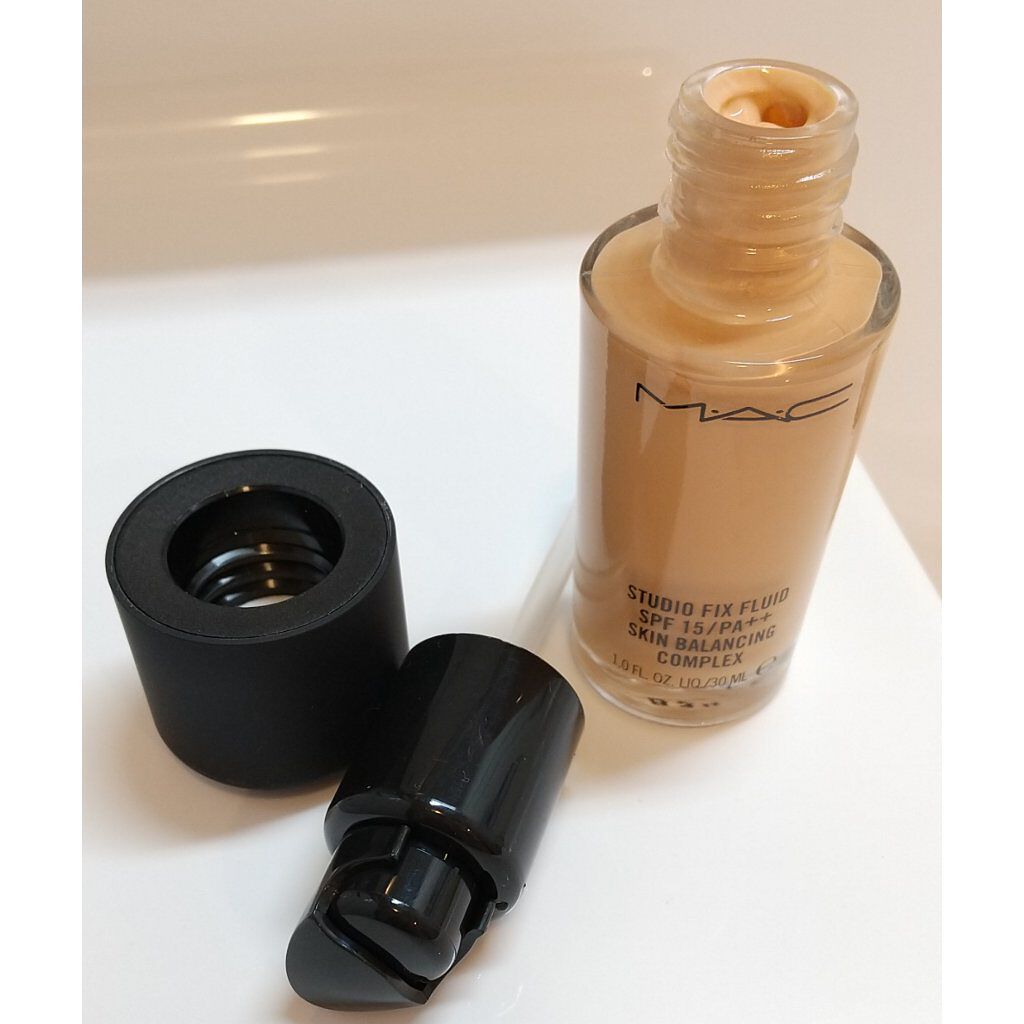 スタジオフィックス フルイッド SPF 15/M・A・C/リキッドファンデーションを使ったクチコミ（3枚目）