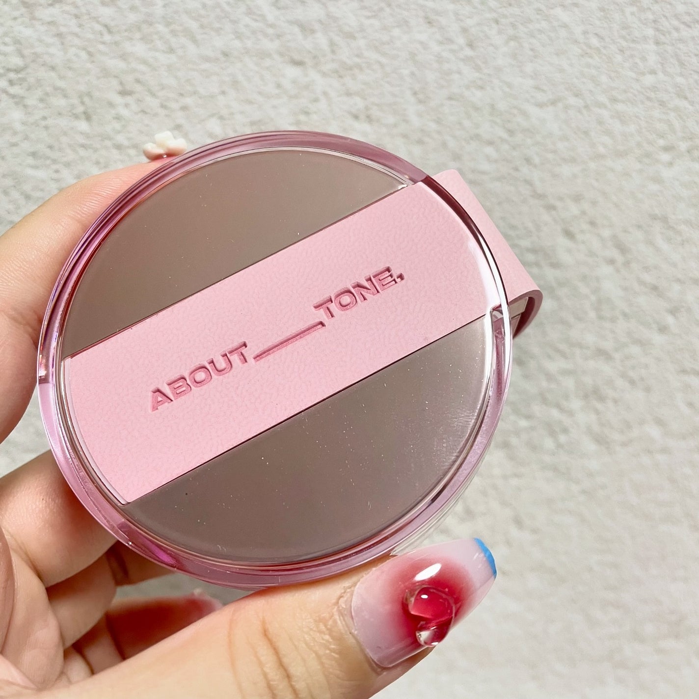 ザ・ブラーパウダーパクト/ABOUT TONE/プレストパウダーを使ったクチコミ(5枚目)
