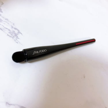 SHISEIDO TSUTSU FUDE コンシーラーブラシのクチコミ「割と手が出しやすい価格で、肌もチクチクしなくて気に入ってます！見た目もスタイリッシュだし、手に.....」（2枚目）