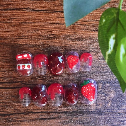 ねこ🐱 on LIPS 「☑︎いちごジャム🍓🫙#ネイル#ネイルアート#ジェルネイル#ネイ..」(1枚目)
