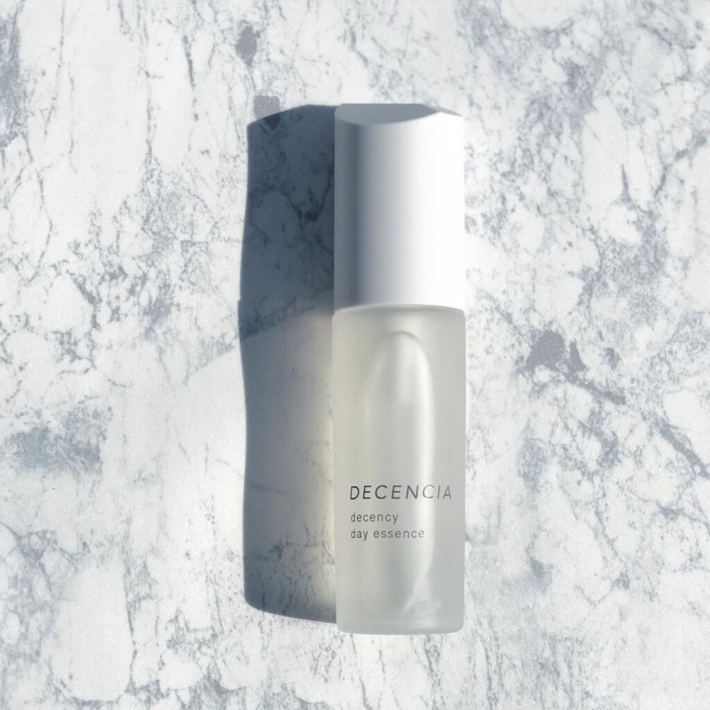 ぴんきぃ on LIPS 「ディセンシーデイエッセンス(医薬部外品)を試してみました✨これ..」(1枚目)