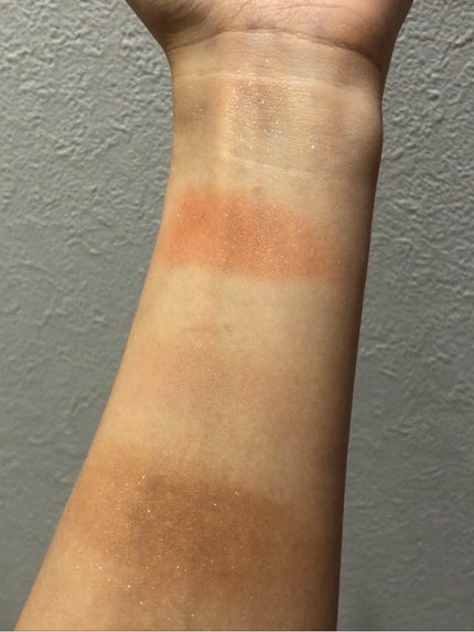 enu on LIPS 「セリアチアミーカラーアイシャドウパレットロージーレッド110円..」(6枚目)