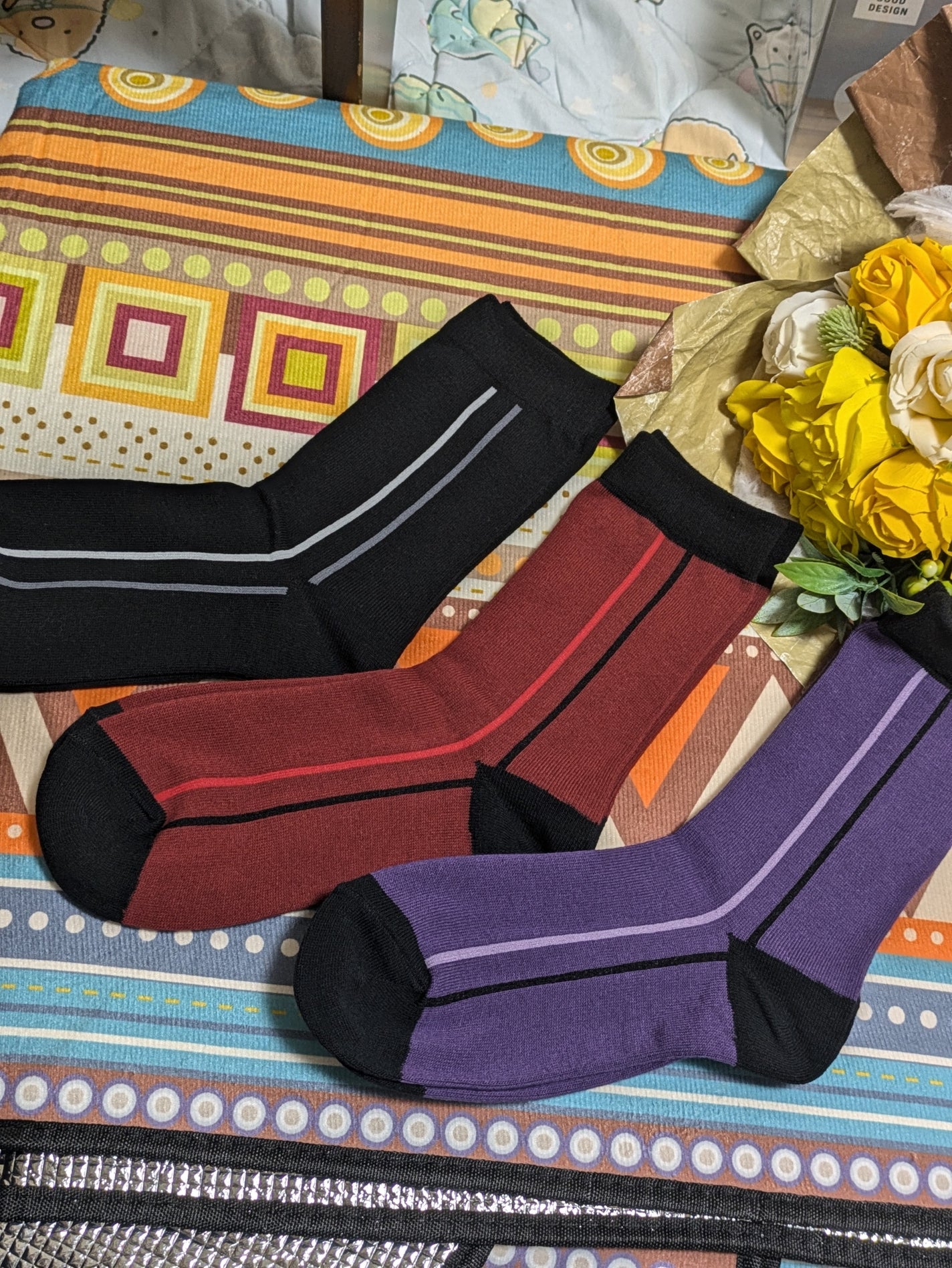 真紅 on LIPS 「2本ラインカラフルクルー丈ソックスを商品提供して頂きました。こ..」(1枚目)