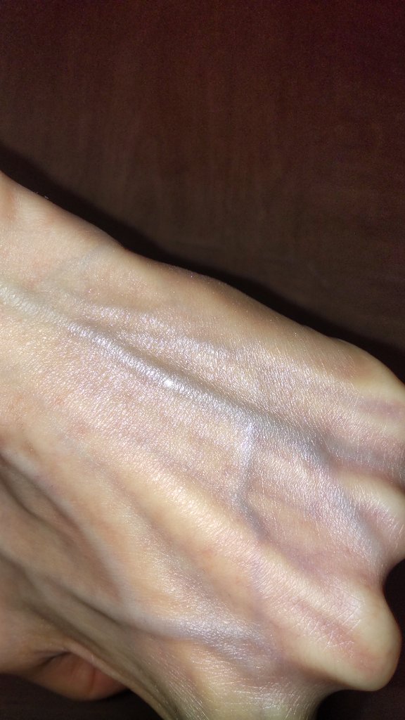 パールグロウニュアンサー/CEZANNE/パウダーハイライトを使ったクチコミ（2枚目）