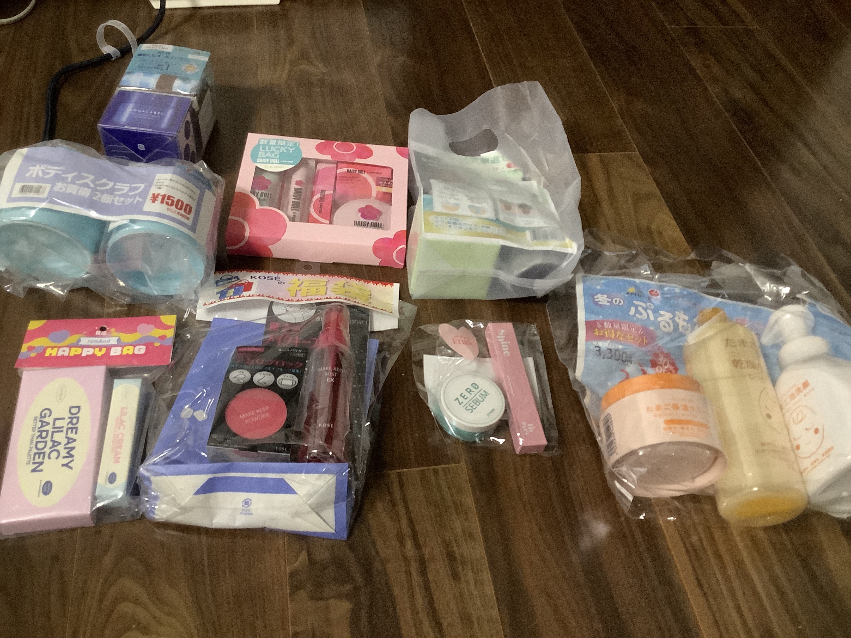 デュアル カラー スティック PK-01（ローズピンク）/DAISY DOLL by MARY QUANT/スティックアイシャドウを使ったクチコミ（1枚目）