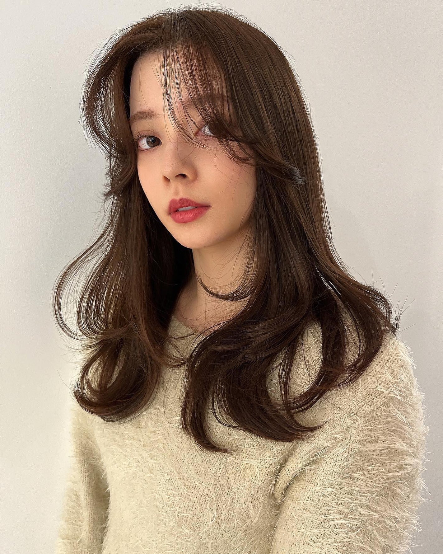 HARUNA on LIPS 「柔らかい低めのレイヤースタイル😉お上品なレイヤースタイルなら低..」(4枚目)