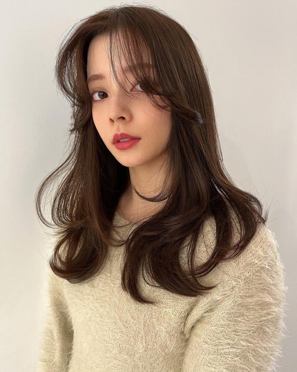 HARUNA on LIPS 「柔らかい低めのレイヤースタイル😉お上品なレイヤースタイルなら低..」(4枚目)