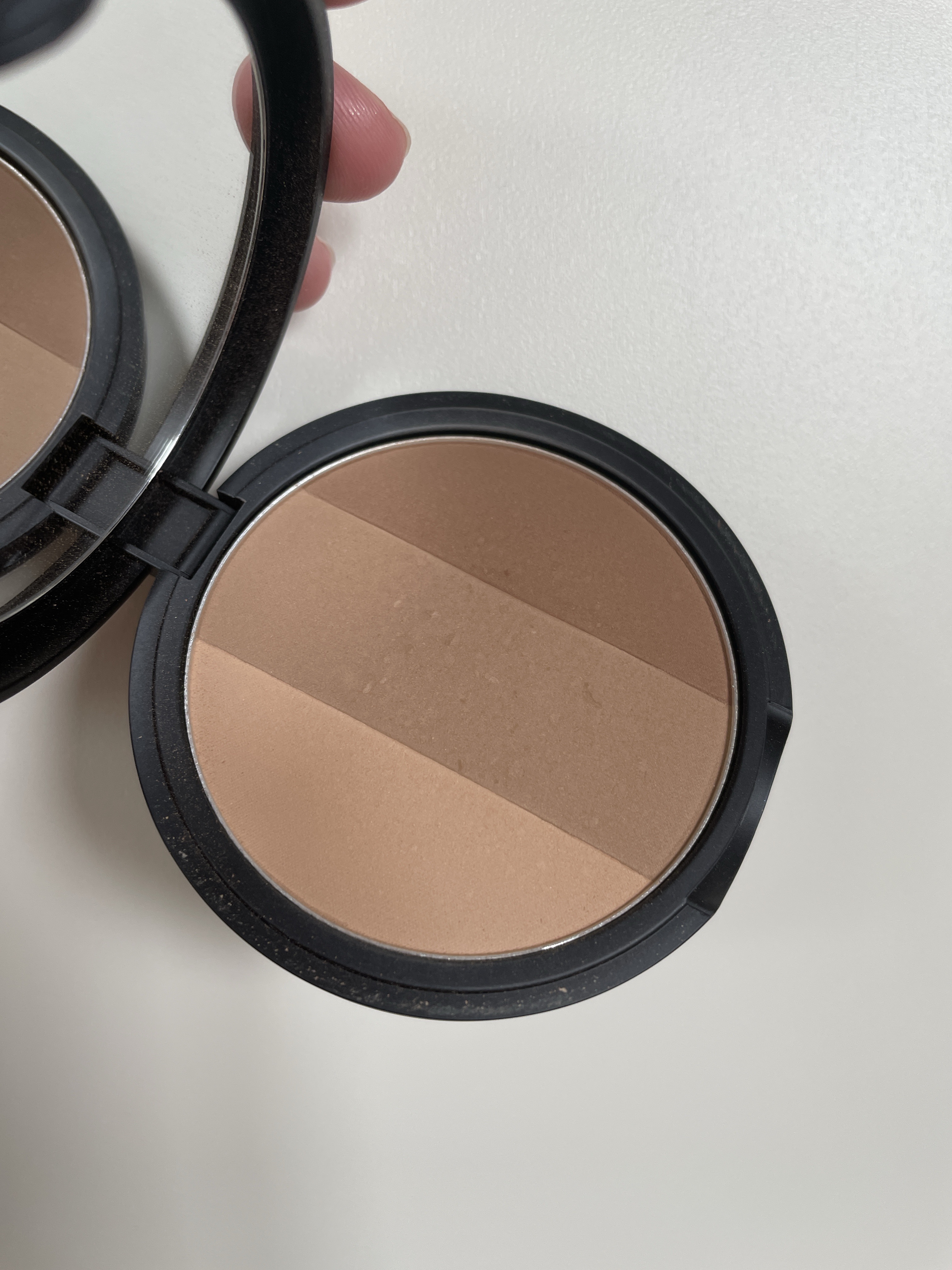 アートクラスバイロダン シェーディング 1 クラシック マスター(ブラシ付き)/too cool for school/シェーディングを使ったクチコミ（2枚目）