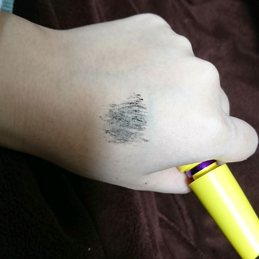 MAYBELLINE NEW YORK ボリューム エクスプレス マグナム ウォータープルーフ Nのクチコミ「とってもよくのびます！！
ボリュームを出したい方はオススメしません。
どちらかというと長さが伸.....」（3枚目）