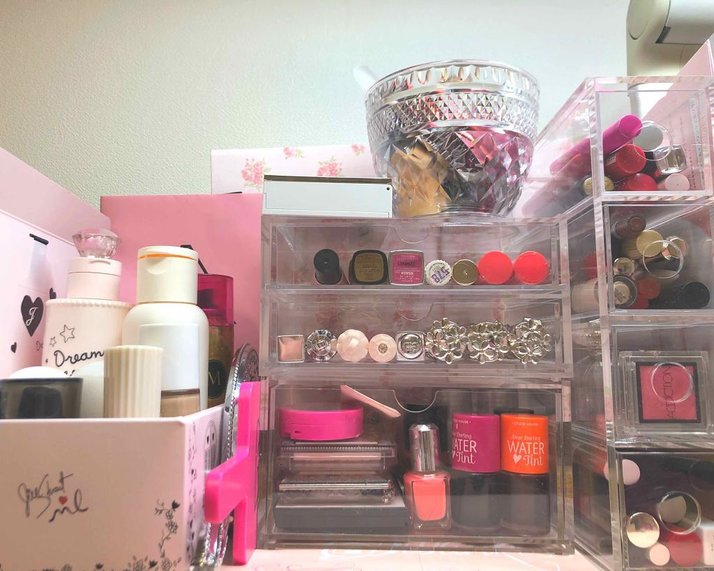 あゆてん。 on LIPS 「まだまだですがコスメが多くなって来たので無印とダイソーで収納ケ..」(1枚目)