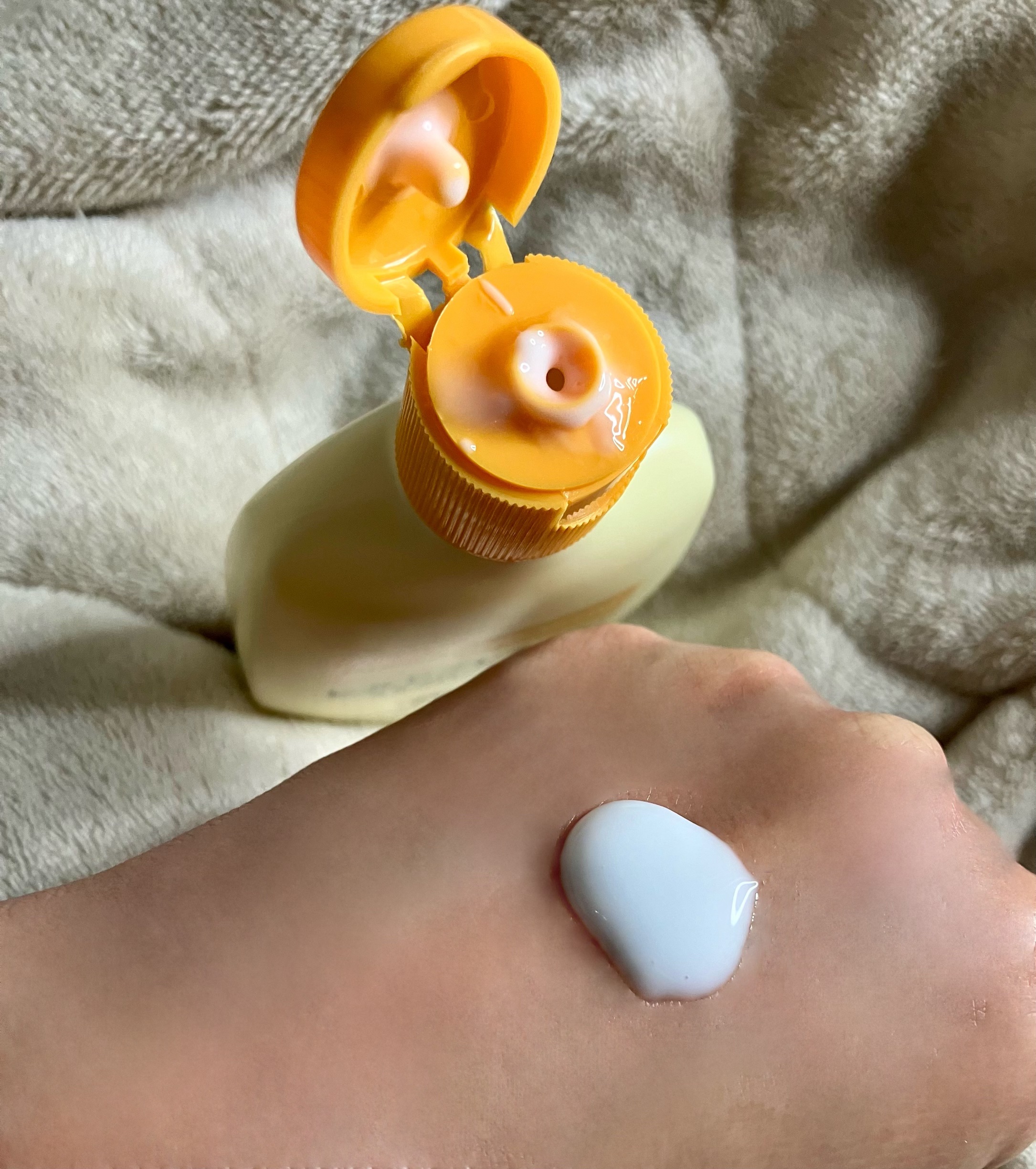 ヒルドプレミアム ミルクローション/Stay Free/ボディローションを使ったクチコミ（2枚目）